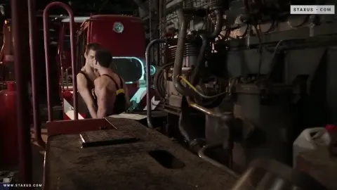 Barebacking Labourers Get Nasty
