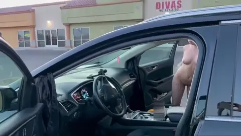 Nicole Niagara - Risky Attention Whore Takes Off Her Yellow Dress And Cums In Public