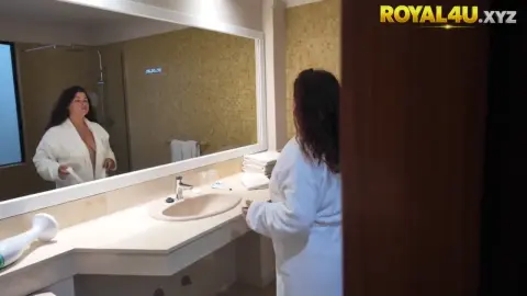 Beautiful Thick Busty Stepmother Fucked After Shower